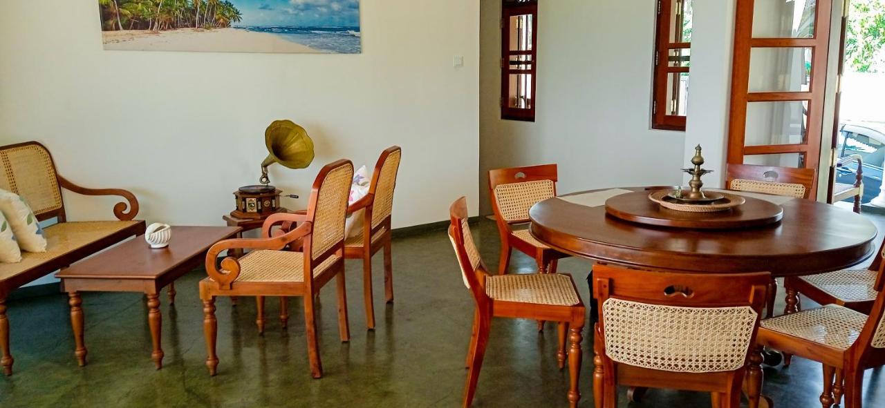 House By The Sea Hikka Hotel ฮิกคาดูวา ภายนอก รูปภาพ