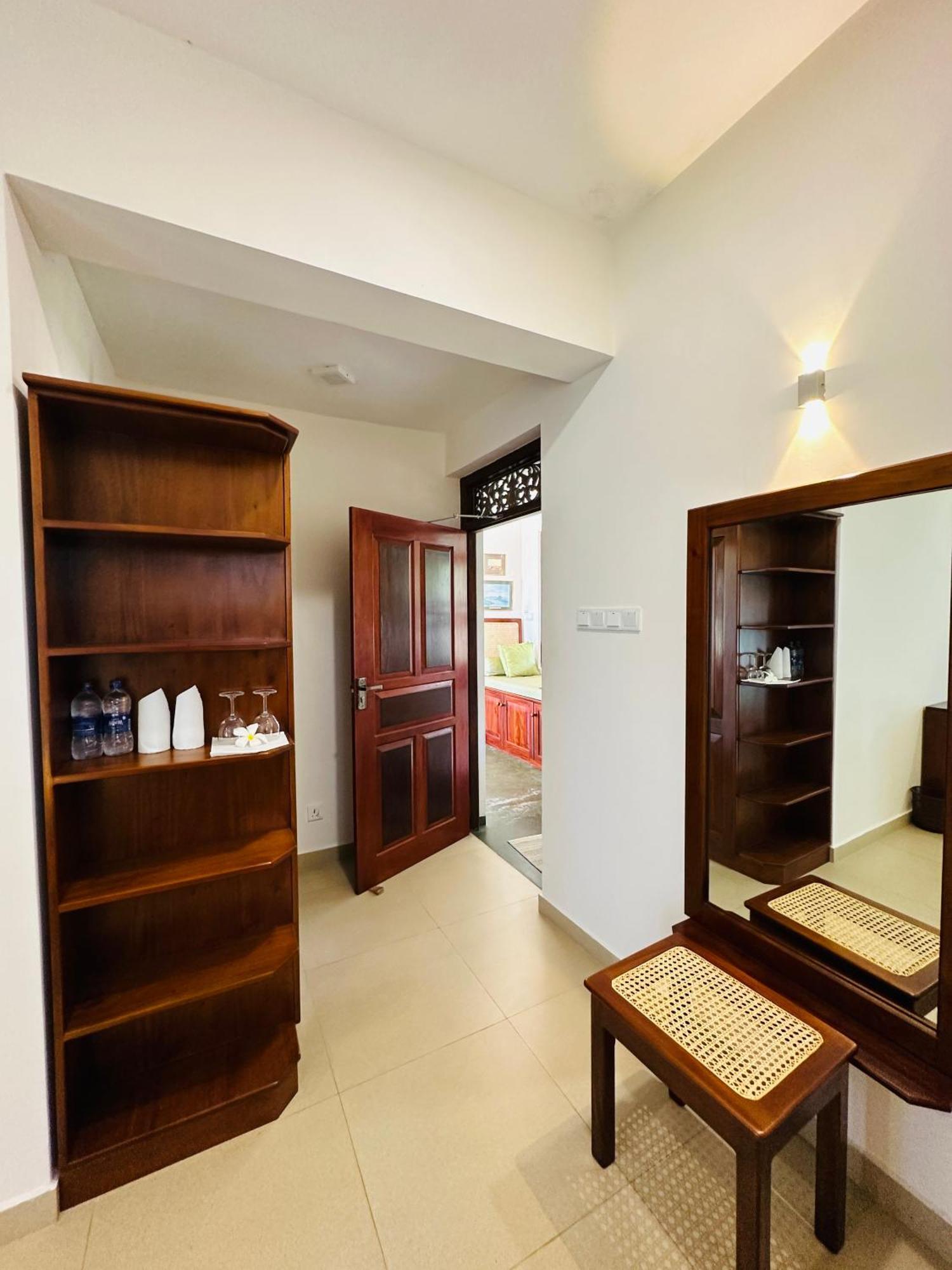 House By The Sea Hikka Hotel ฮิกคาดูวา ภายนอก รูปภาพ